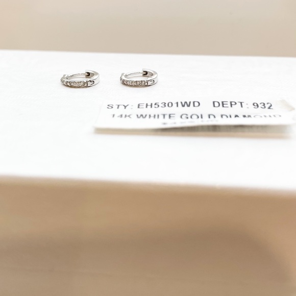 SALEπ€ Last One! Real Diamond 14k White Gold Huggie earring - Picture 12 of 17